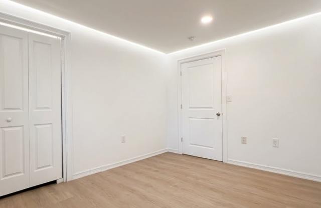 249 N Macquesten Pkwy Gallery 4