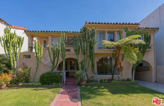 8232 Blackburn Avenue Gallery 1