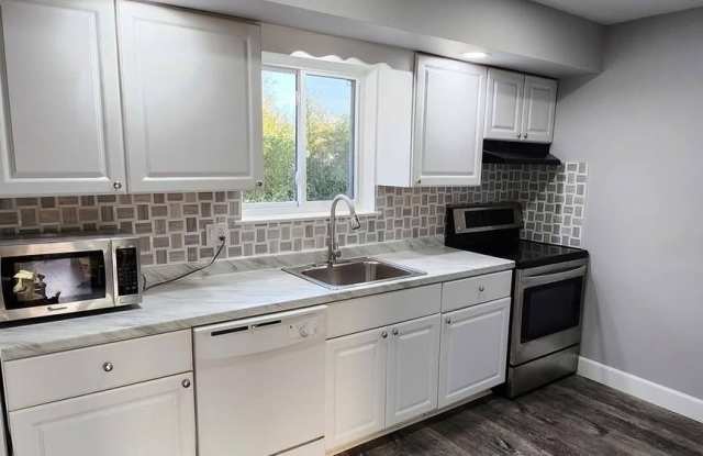 118 E MORELAND Avenue unit: 22 photos photos