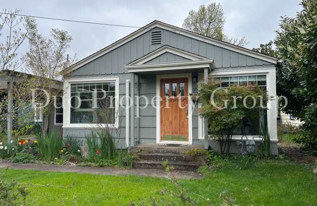 Charming West Eugene Home with Large Yard photos photos Charming West Eugene Home with Large Yard photos photos