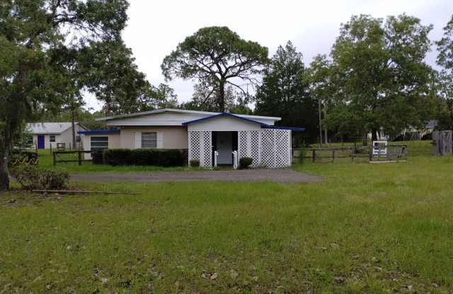 For Rent – Spacious 2 Bed / 2 Bath Home on Over 4 Acres photos photos