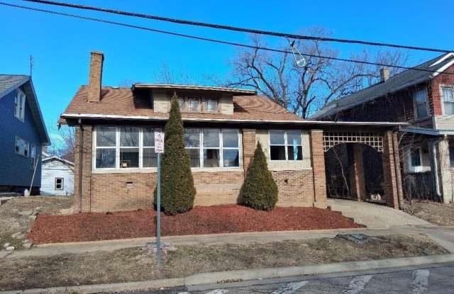 513 W LOUCKS Avenue photos photos