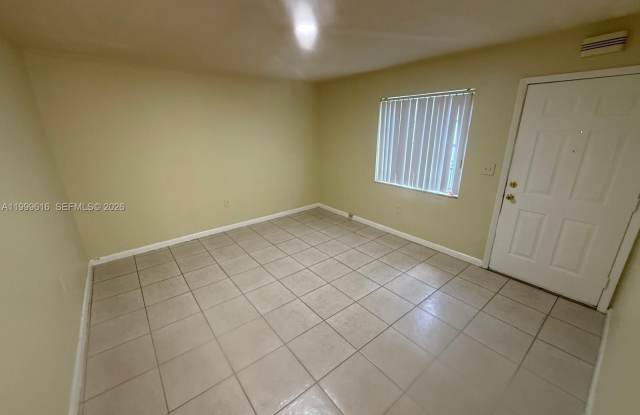 1225 W 30th St photos photos