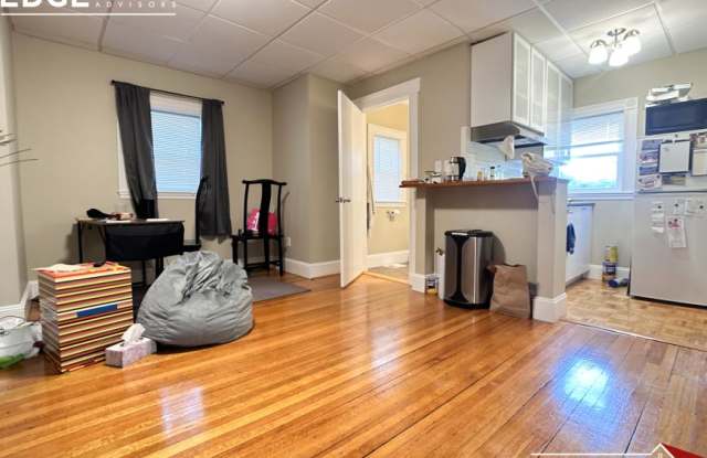 555 Washington St. photos photos