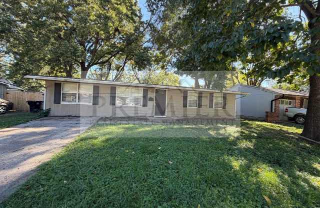 505 N Geronimo Drive Independence MO -Rent $1399 -4 bed / 1.5  bath home for rent -- READY TO CALL HOME Gallery 1