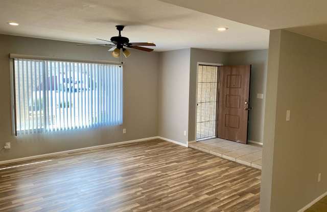 5714 West Carol Ann Way Gallery 4