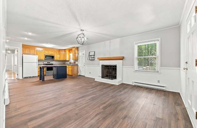 Charming Updated Small Dog Friendly Ranch in the Heart of Lillington Gallery 3