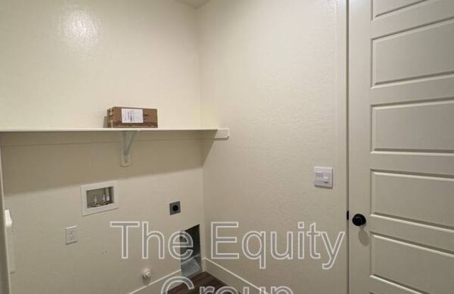 2231 North Julieann St Gallery 4