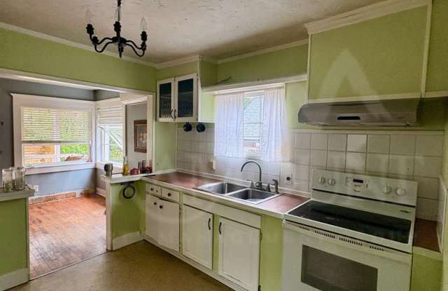 Bright & Beautiful Bungalow Near Downtown Port Orchard photos photos