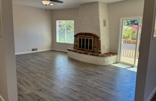 MOVE IN SPECIAL $500 off first months rent!!  3 Bedroom Home for Rent in Paradise CA | Fireplace, LVP Flooring, Yard & Garage Gallery 3