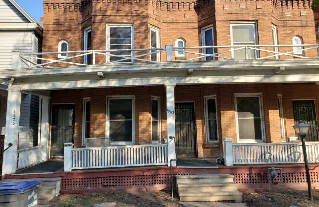 AVAILABLE OCT 1st - Spread out in 3 level living! photos photos