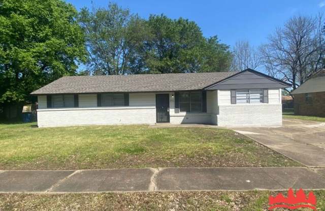 2412 Gathings Dr photos photos