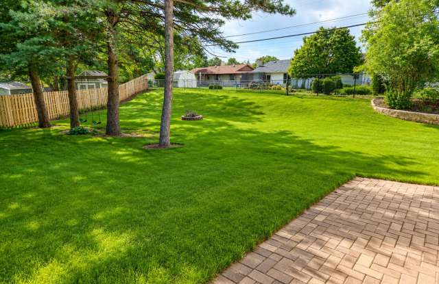 921 Oriole Dr Gallery 3