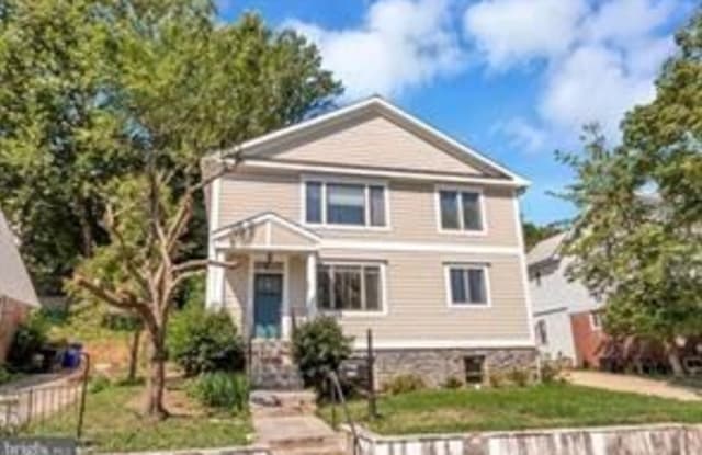 1332 S Buchanan Street - 1332 South Buchanan Street, Arlington, VA 22204