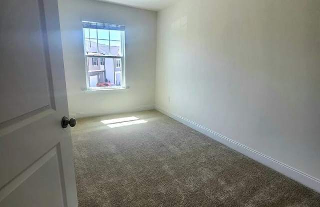 Room in 3 Bedroom Home at Caddis Bnd photos photos