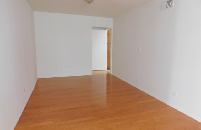 9826 Peacock Circle Gallery 4