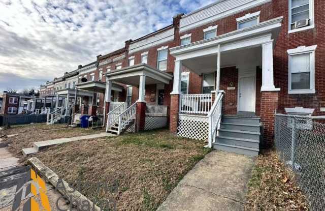 3 Bedroom and a Den Home with Fenced Yard and Eat In Kitchen on Linnard Street photos photos