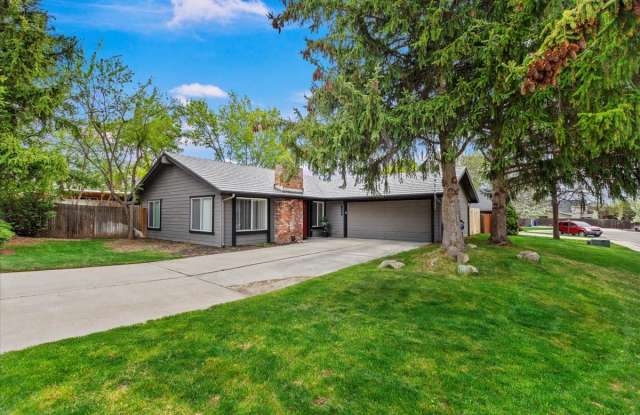 833 E Beachwood St photos photos