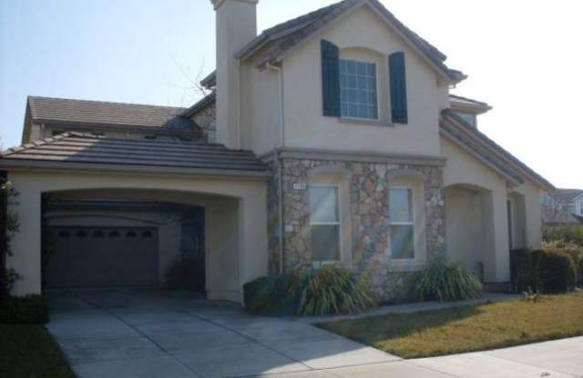 Beautiful 4 Bed, 3 Bath in Rose Garden Gallery 1