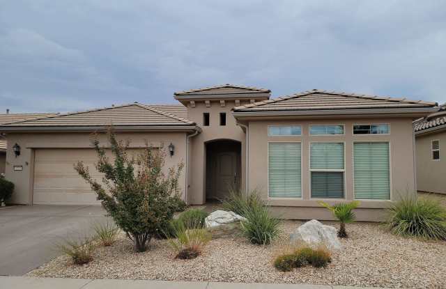 Single-Level Home with 2 Bedrooms  Den in Sun River 55+ Community! photos photos
