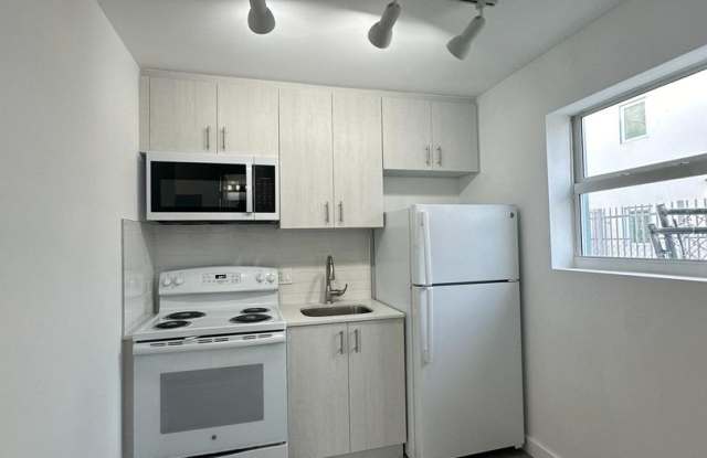 Newly Renovated Community Invigorating Miami's Downtown Urban Core! photos photos