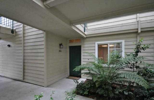 2006 Hastings Shore LN Gallery 2