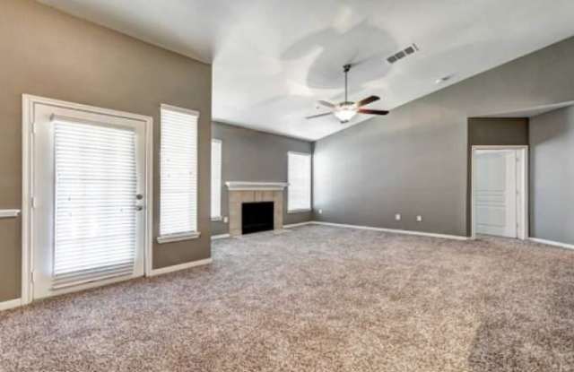 3533 Shoreline Dr Gallery 2