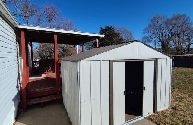 Newer 2 Bed 1 Bath Mobile Home Gallery 4