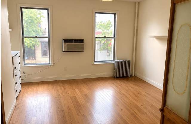 264 Driggs Avenue Gallery 4