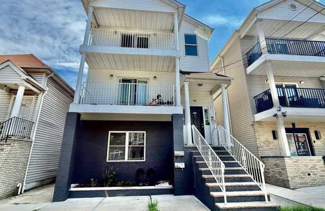 264 CUSTER AVE photos photos