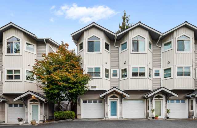 2 Bedroom End Unit Townhouse in Prime Location photos photos