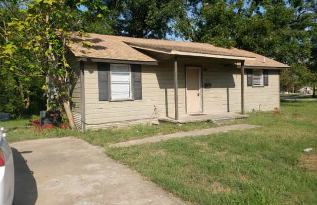 813 Carter St - 813 Carter Street, Sulphur Springs, TX 75482