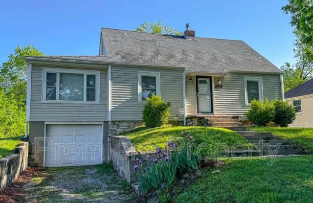5708 NE 51st St - 5708 Northeast 51st Street, Kansas City, MO 64119