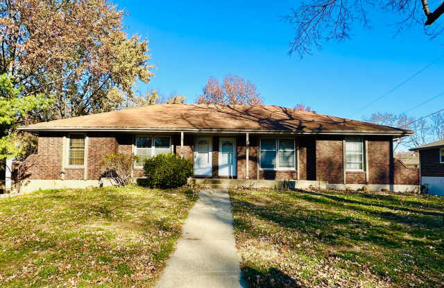 {1811} Updated duplex with great natural light and tons of space + Recently Renovated + Stainless Appliances + Finished Basement + One Car Garage photos photos