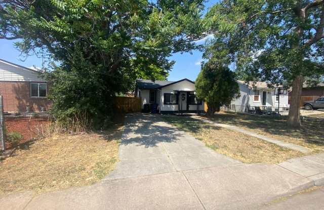 Beautiful House in Central Denver- $1K Move in Incentive Gallery 4