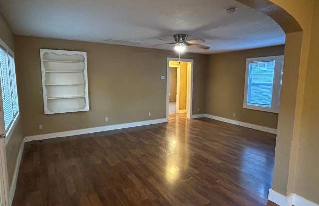 MOVE IN SPECIAL- $500 OFF OF THE 1ST MONTHS RENT-3 bedroom 2 bath with bonus storage room or bedroom next to Chico State with Large fenced backyard (Please review the property available date as it may be available right now versus Summer) photos photos
