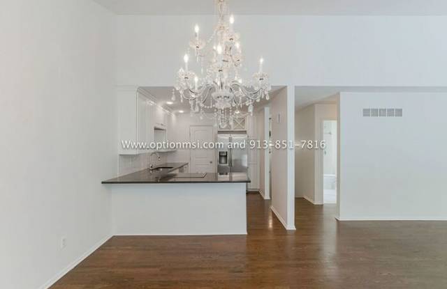 4840 Belleview Avenue Gallery 3