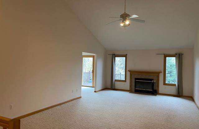 701 COVENTRY Court Gallery 4