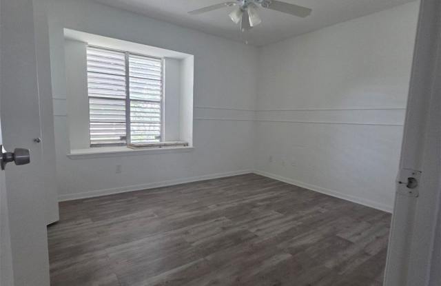4350 Woodland Creek Drive Gallery 4