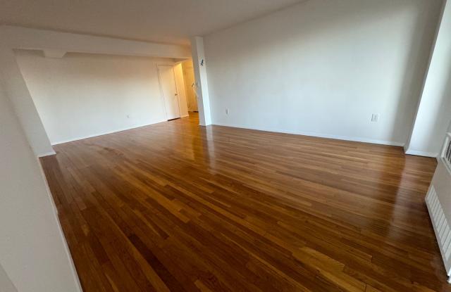Large 1 BR 1 BA in a Gated Community- PRICE REDUCED - 40 South Cole Avenue, Spring Valley, NY 10977