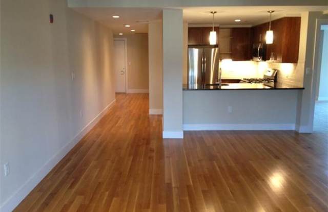 Luxury 2-bed Condo - 321 Hammond Pond Parkway, Brookline, MA 02467