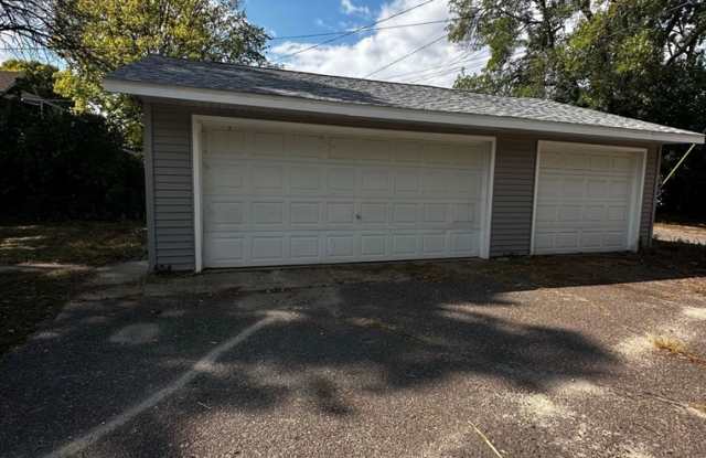834 Chippewa St - 834 Chippewa Street, Eau Claire, WI 54703