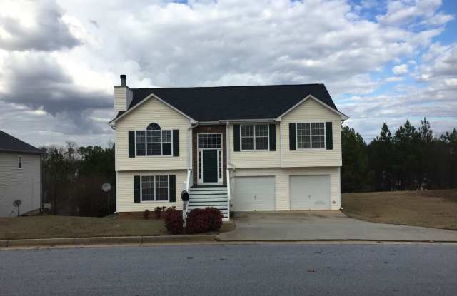 Open house This Wednesday @ 5:30 until 6PM This well maintained home is spacious enough to accommodate all your needs! Gallery 4