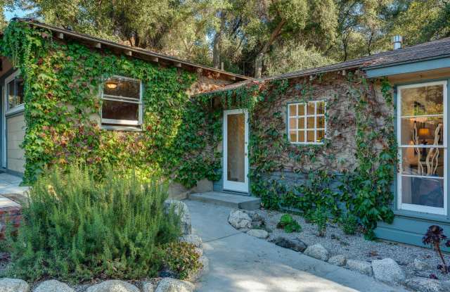 3624 Canyon Crest Road Gallery 4
