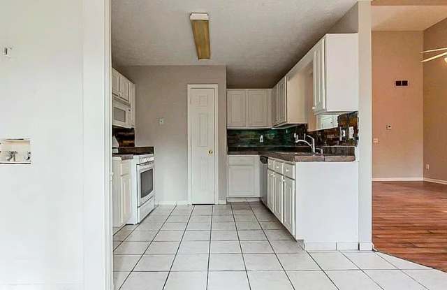 202 Coldsprings Ct, Gallery 2