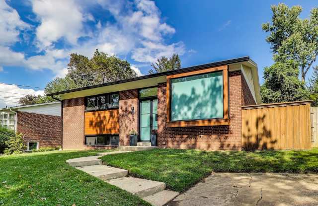 Large 5 Bed + 3 BA SF Home in Kensington MD photos photos