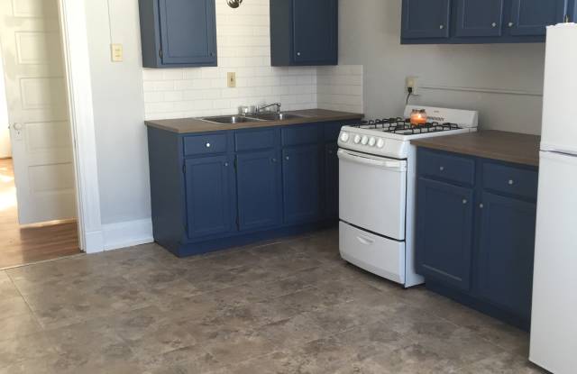4720 Vine Street RR- 3 photos photos