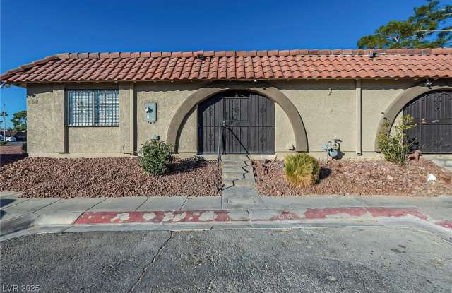 832 Mantis Way photos photos
