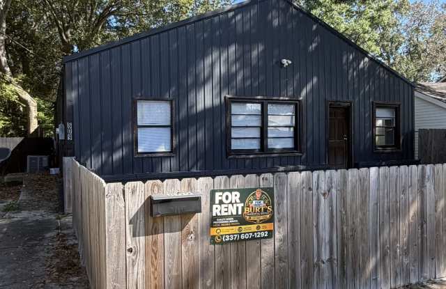 809 East Vermilion Street Gallery 1