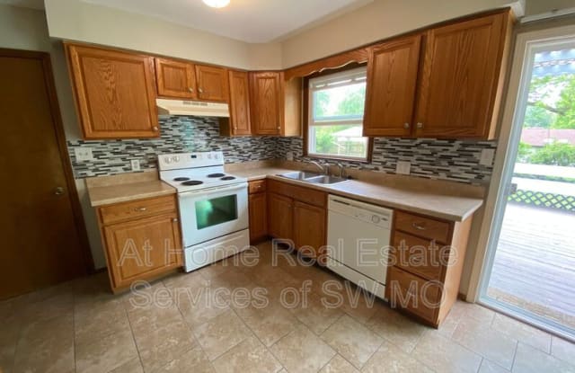 2535 W Primrose - 2535 West Primrose Lane, Greene County, MO 65807